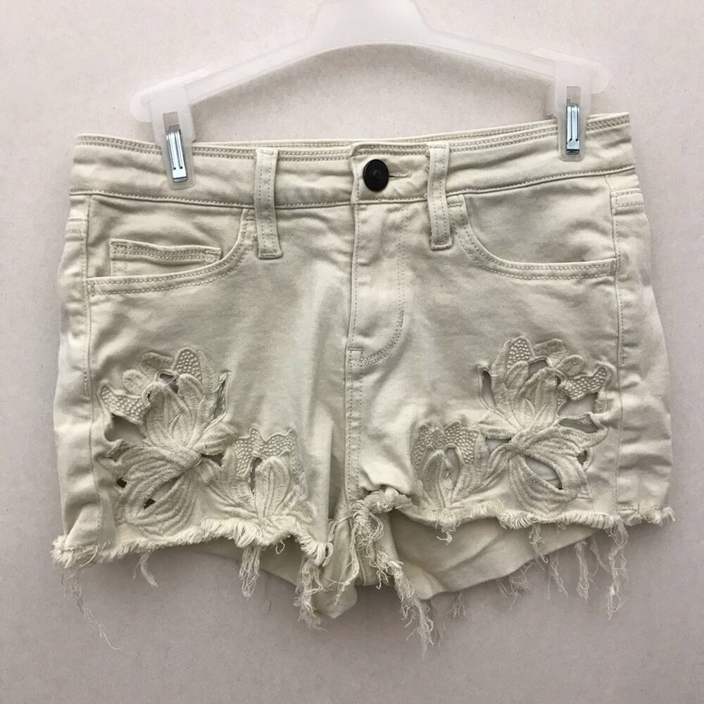 Daytrip Refined Capricorn High Rise Cream‎ Shorts